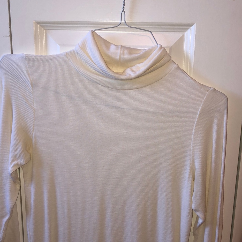 Women’s Aerie White Turtleneck